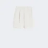 Bermudashorts i bomulds- og linnedcanvas, ecru Bermudashorts i bomulds- og linnedcanvas, ecru