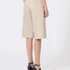 Bermudashorts i uld, mohair og silke, sandfarvede Bermudashorts i uld, mohair og silke, sandfarvede