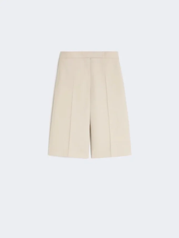 Bermudashorts i uld, mohair og silke, sandfarvede Bermudashorts i uld, mohair og silke, sandfarvede