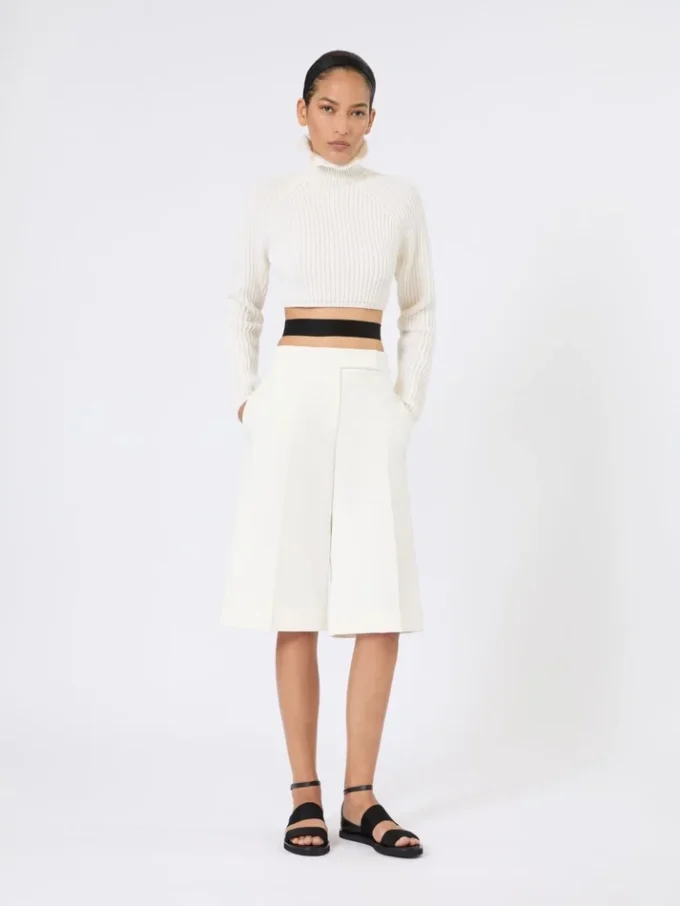 Bermudashorts i viskose-crepe-jersey, hvid Bermudashorts i viskose-crepe-jersey, hvid