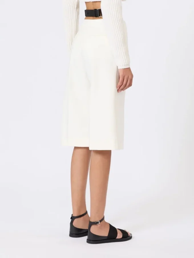 Bermudashorts i viskose-crepe-jersey, hvid Bermudashorts i viskose-crepe-jersey, hvid