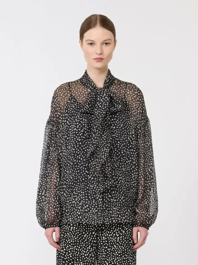Bluse i printet chiffon, sort Bluse i printet chiffon, sort