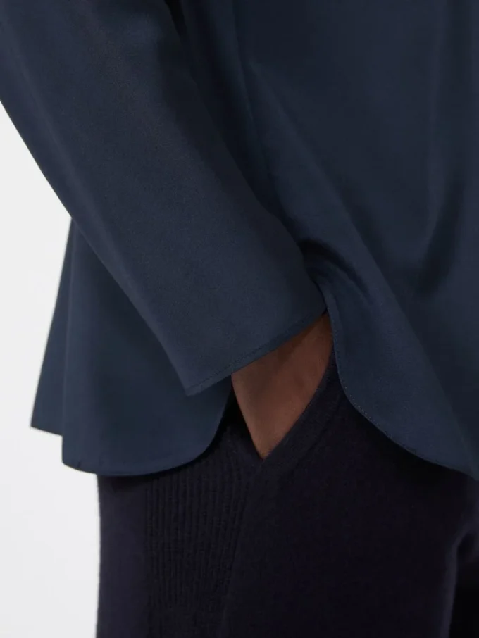 Bluse i silke crepe de chine, ultramarin Bluse i silke crepe de chine, ultramarin