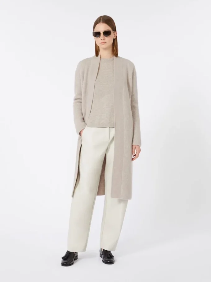 Boksformet sweater i uld og kashmir, beige Boksformet sweater i uld og kashmir, beige