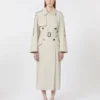 Bred vandafvisende trenchcoat i twill, naturfarvet Bred vandafvisende trenchcoat i twill, naturfarvet