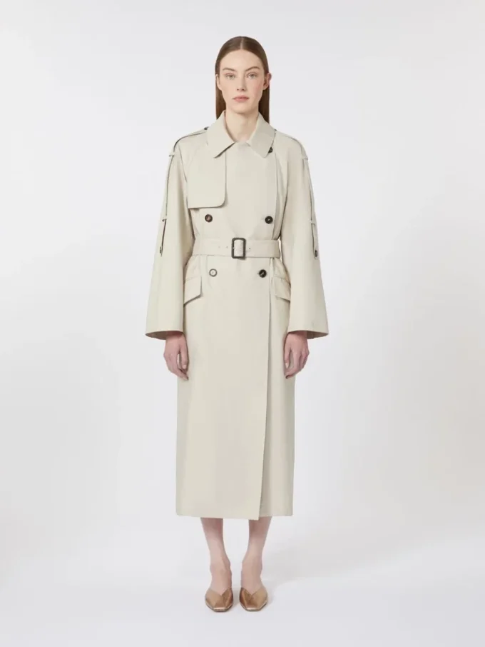 Bred vandafvisende trenchcoat i twill, naturfarvet Bred vandafvisende trenchcoat i twill, naturfarvet
