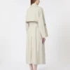 Bred vandafvisende trenchcoat i twill, naturfarvet Bred vandafvisende trenchcoat i twill, naturfarvet