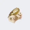 Broche i harpiks og glas, brun Broche i harpiks og glas, brun
