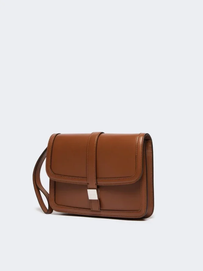 Clutch i glat læder, tobak Clutch i glat læder, tobak