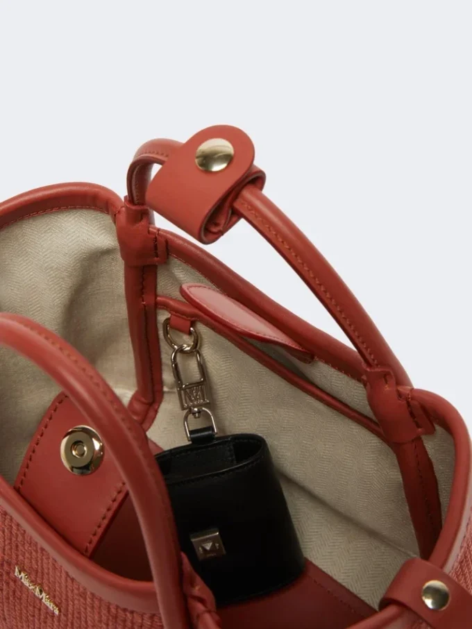 Ekstra lille marine taske i raffia-look med kurveflet, terrakotta