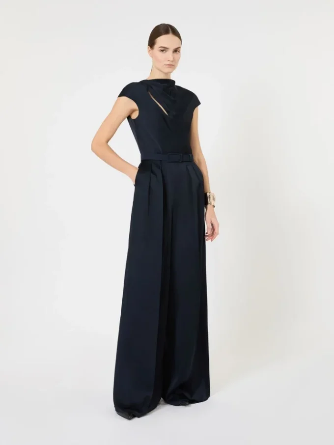 Jumpsuit i reverssateng, midnatsblå Jumpsuit i reverssateng, midnatsblå