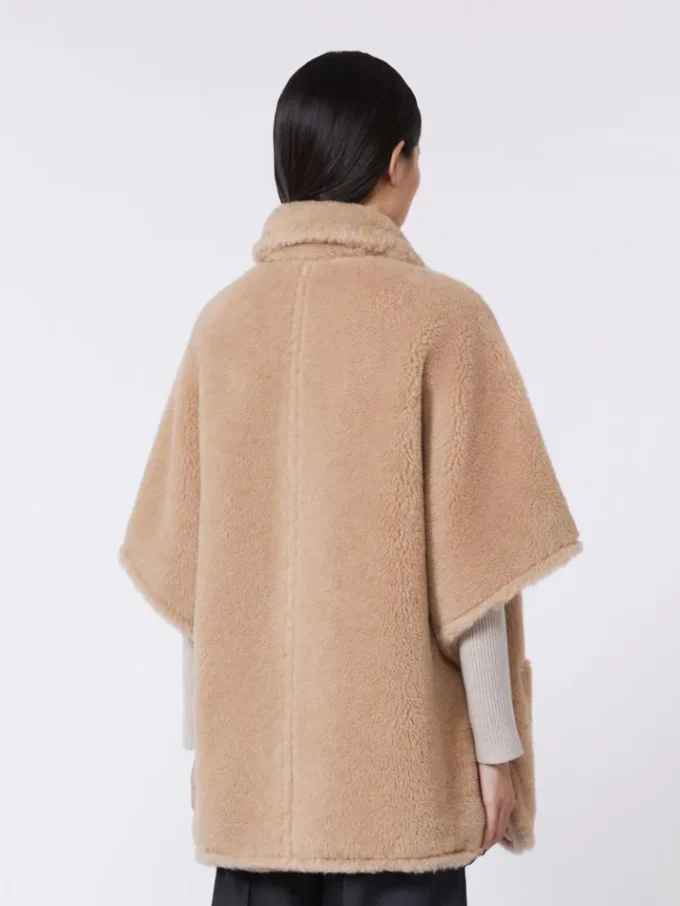 Kappe i alpaca og kashmir-teddy, beige Kappe i alpaca og kashmir-teddy, beige