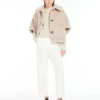 Kappe i alpaca og uld-teddy-stof, beige Kappe i alpaca og uld-teddy-stof, beige