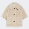 Kappe i alpaca og uld-teddy-stof, beige Kappe i alpaca og uld-teddy-stof, beige