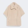 Kappe i alpaca og uld-teddy-stof, beige Kappe i alpaca og uld-teddy-stof, beige