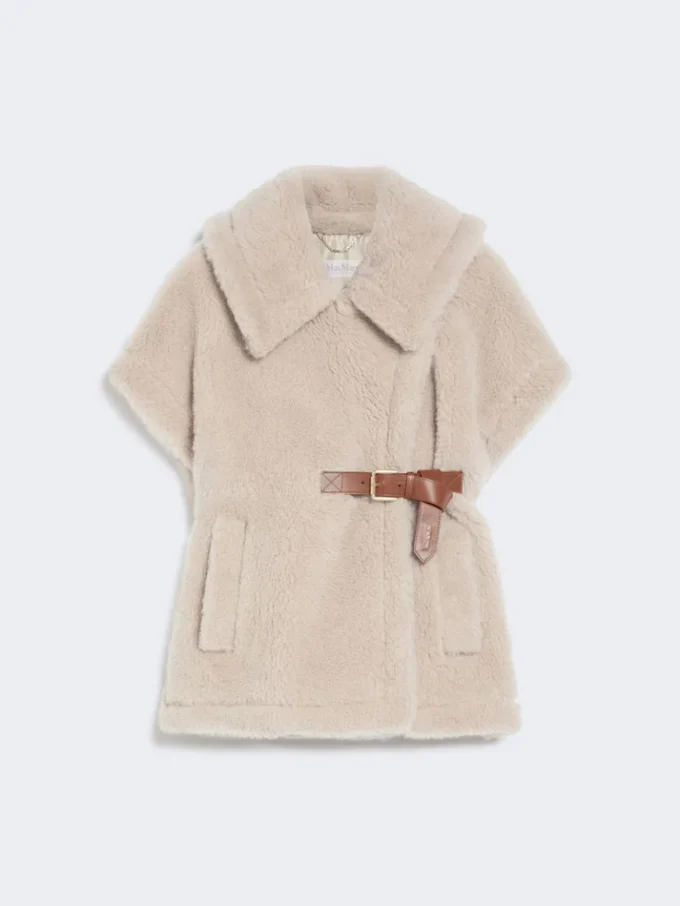 Kappe i alpaca og uld-teddy-stof, beige Kappe i alpaca og uld-teddy-stof, beige