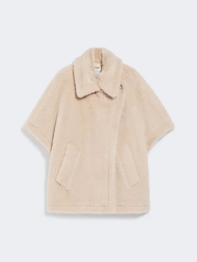Kappe i alpaca og uld-teddy-stof, beige Kappe i alpaca og uld-teddy-stof, beige