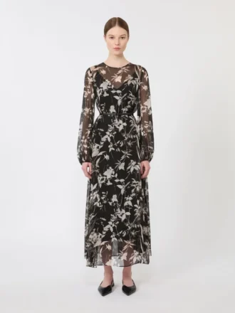 Kjole i printet chiffon, sort