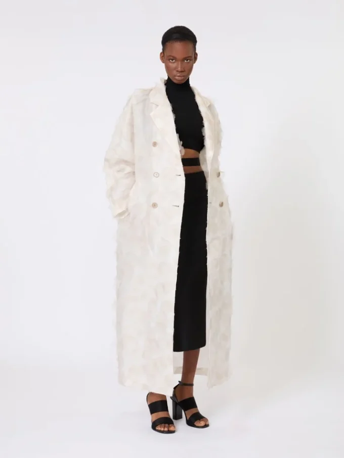 Dobbeltknappet overfrakke i fil coupa-jacquard, sand Dobbeltknappet overfrakke i fil coupa-jacquard, sand