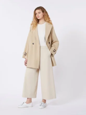 Kort trenchcoat i vandafvisende canvas, beige