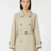 Kort vandafvisende trenchcoat i twill, sand Kort vandafvisende trenchcoat i twill, sand