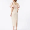 Lang jacquard-cloque-kjole, pudderfarvet Lang jacquard-cloque-kjole, pudderfarvet