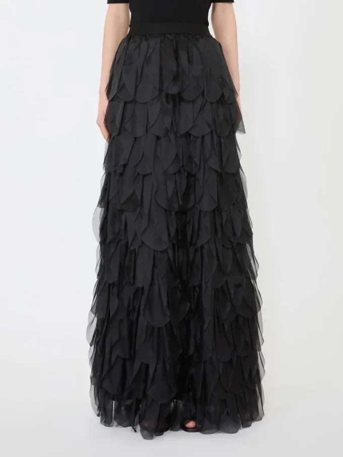 Lang nederdel med kronblade i silkeorganza, sort Lang nederdel med kronblade i silkeorganza, sort