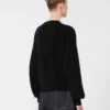 Løstsiddende sweater i uld og kashmir, sort Løstsiddende sweater i uld og kashmir, sort