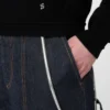 Løstsiddende sweater i uld og kashmir, sort Løstsiddende sweater i uld og kashmir, sort