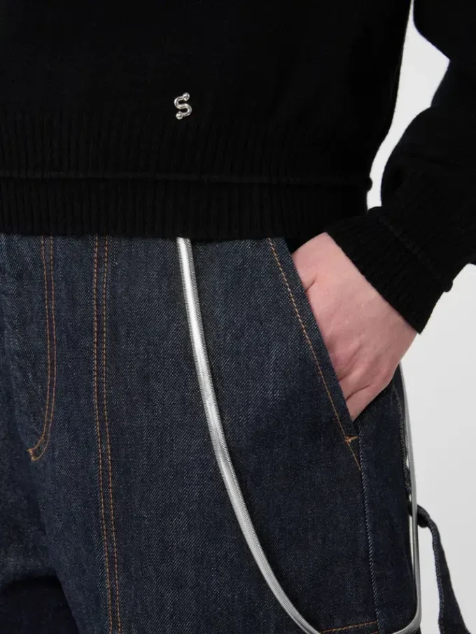 Løstsiddende sweater i uld og kashmir, sort Løstsiddende sweater i uld og kashmir, sort