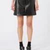 Miniskirt i laklæder med alligatorlook, sort Miniskirt i laklæder med alligatorlook, sort