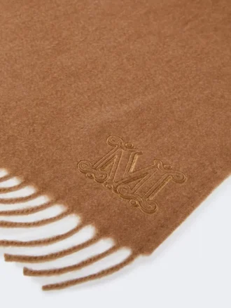 Monogrambroderet kamelstole, kamel