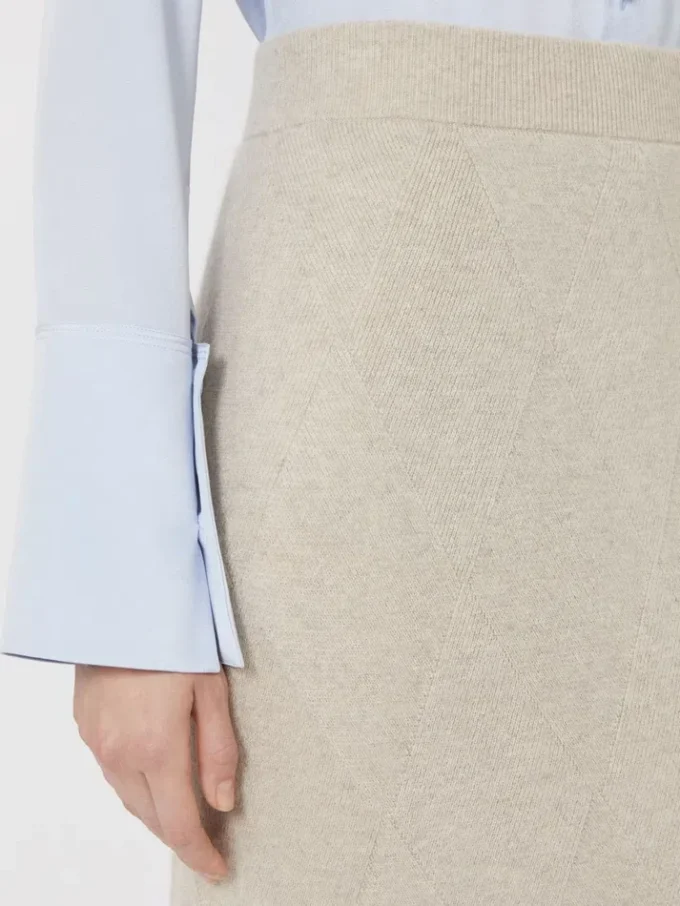 Nederdel i argyle-kashmirgarn, beige Nederdel i argyle-kashmirgarn, beige