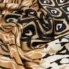 Oversized tørklæde i trykt silke, beige