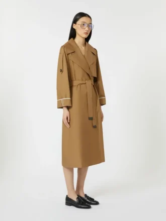 Oversized vandafvisende trenchcoat i twill, brun Oversized vandafvisende trenchcoat i twill, brun