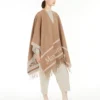 Poncho i jacquarduld, kamel Poncho i jacquarduld, kamel