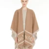 Poncho i jacquarduld, kamel Poncho i jacquarduld, kamel
