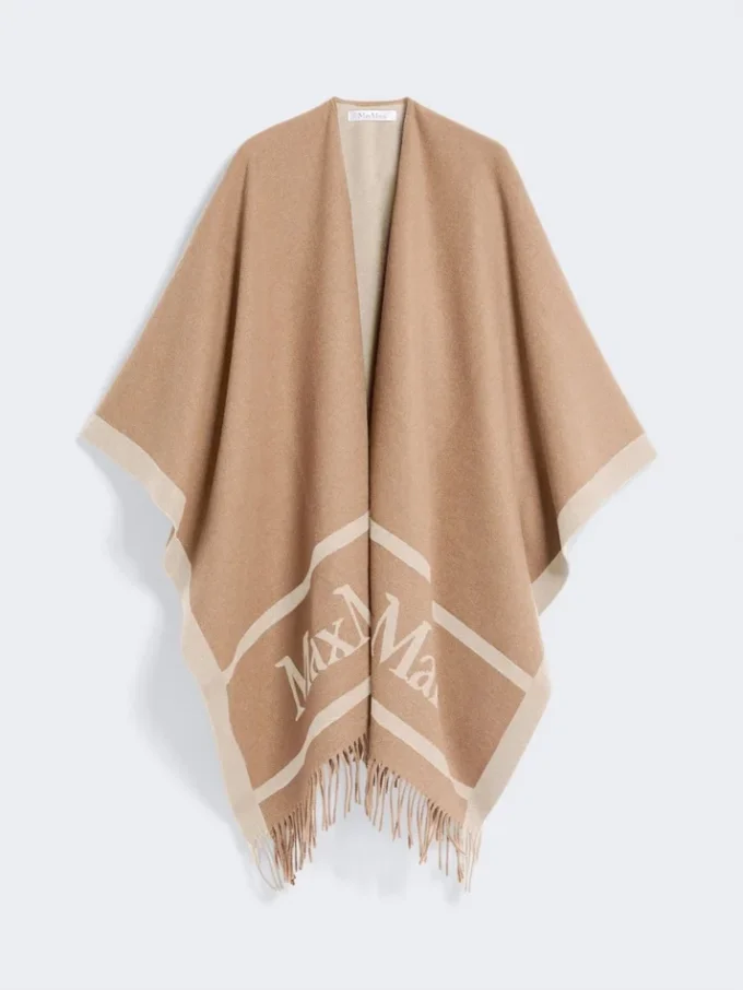 Poncho i jacquarduld, kamel Poncho i jacquarduld, kamel