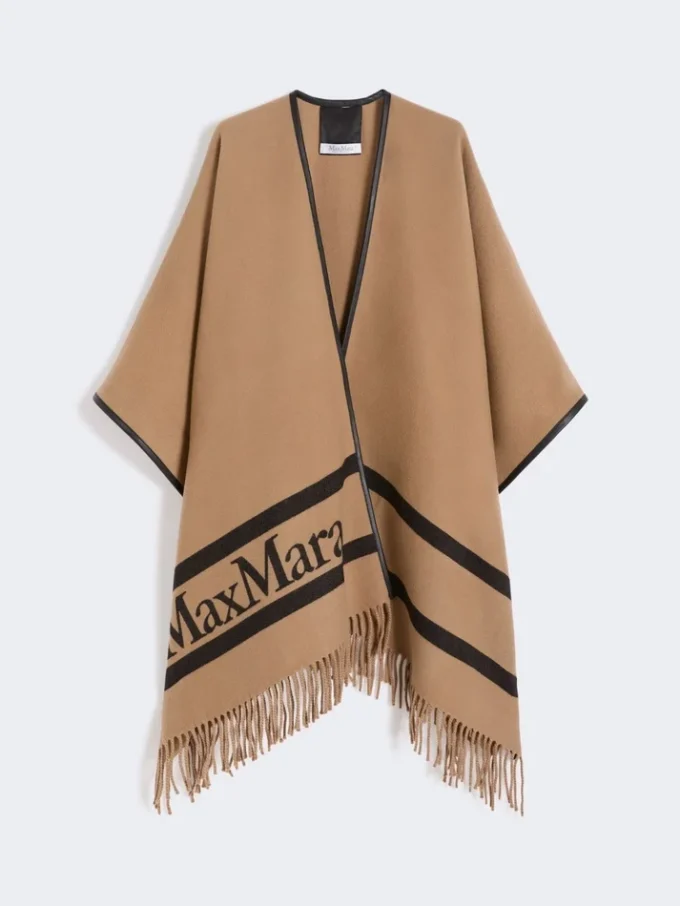 Poncho i jacquarduld, kamel Poncho i jacquarduld, kamel