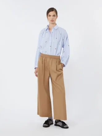 Poplin-skjorte med broderi, lyseblå Poplin-skjorte med broderi, lyseblå