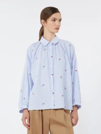 Poplin-skjorte med broderi, lyseblå Poplin-skjorte med broderi, lyseblå