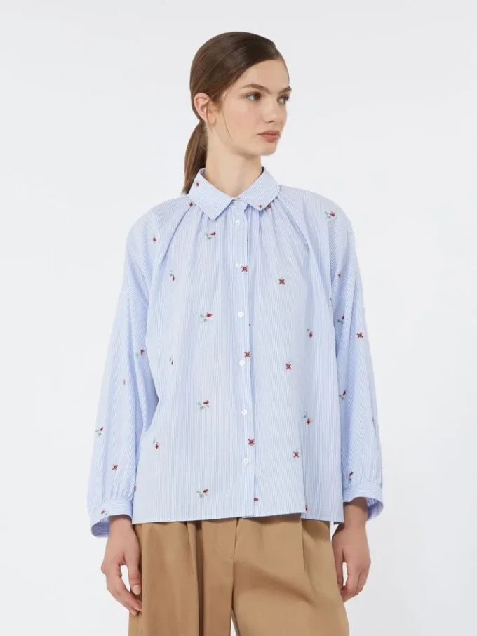 Poplin-skjorte med broderi, lyseblå Poplin-skjorte med broderi, lyseblå