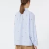 Poplin-skjorte med broderi, lyseblå Poplin-skjorte med broderi, lyseblå