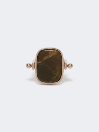 Ring i metal og harpiks, mørkebrun Ring i metal og harpiks, mørkebrun