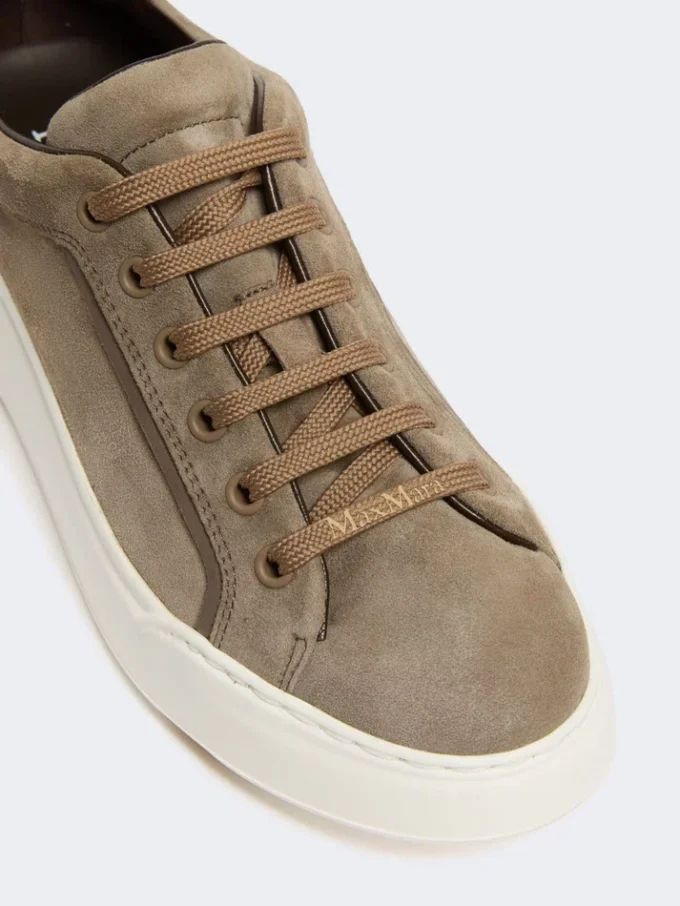 Ruskindssneakers, mud