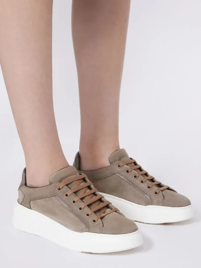 Ruskindssneakers, mud