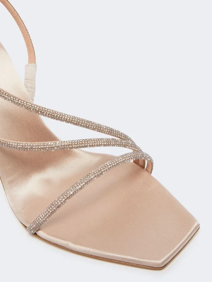 Sandaler i satin og krystal, farve: nude Sandaler i satin og krystal, farve: nude