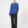 Skjorte i silke crepe de chine, kornblå Skjorte i silke crepe de chine, kornblå