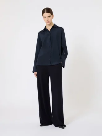 Skjorte i silke crepe de chine, ultramarin Skjorte i silke crepe de chine, ultramarin
