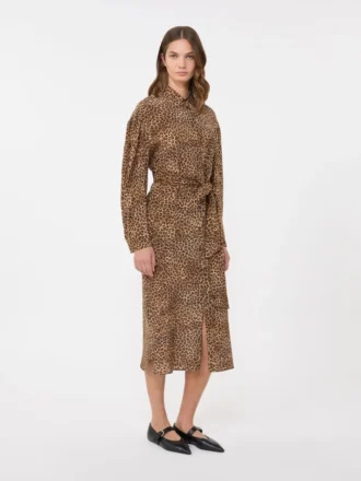Skjortekjole i trykt silke crepe de chine, kamel